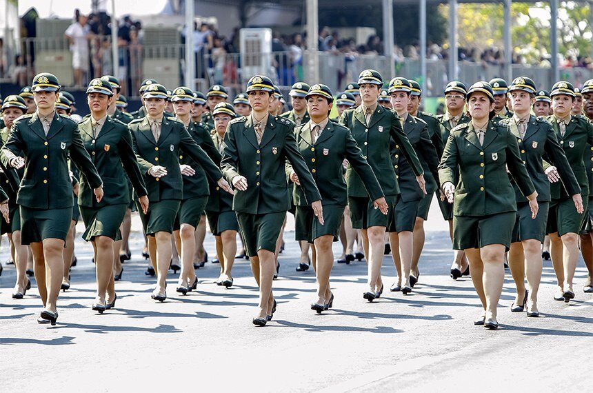 Como se alistar no exército feminino 2024? Regras e documentos