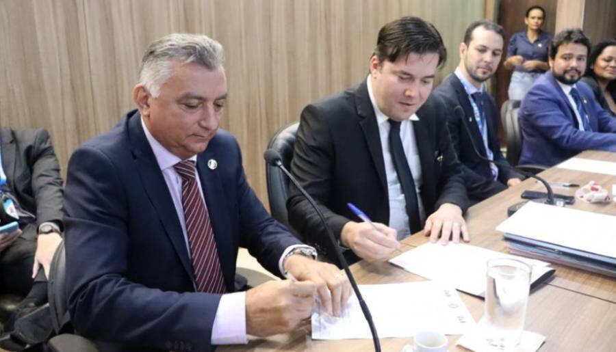 Governo do Tocantins e OABTO assinam Termo de Cooperação para viabilizar instalação de sala para advogados na Unidade Penal de Palm