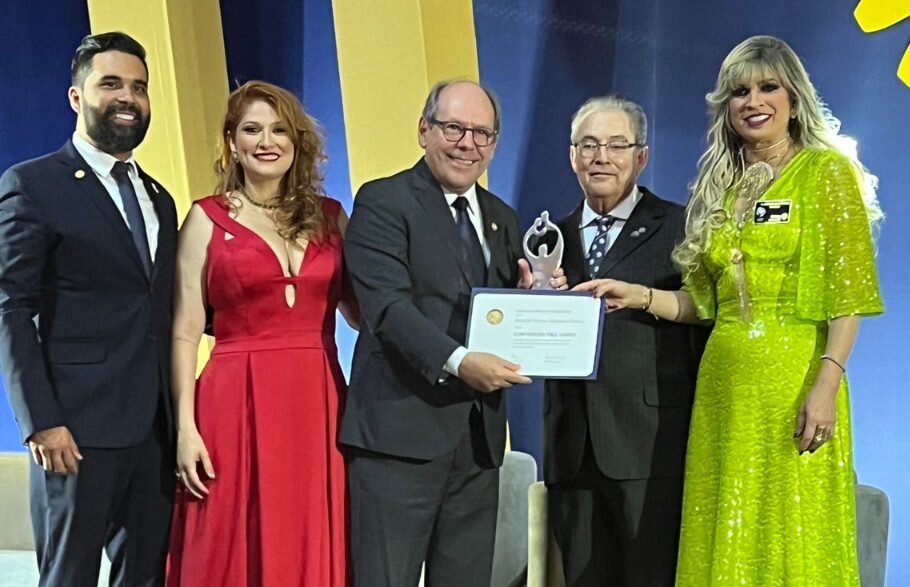 Ronaldo Dimas recebe homenagem do Rotary Clube de Araguaína