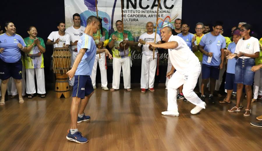 Estudantes de Araguaína recebem certificados durante evento cultural de Capoeira