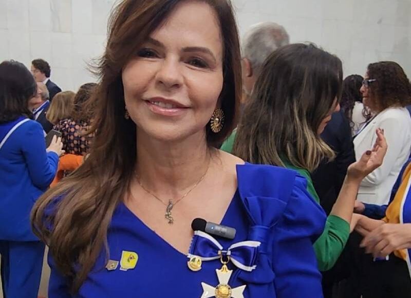 Senadora Professora Dorinha é condecorada Grande Oficial da Ordem do Rio Branco